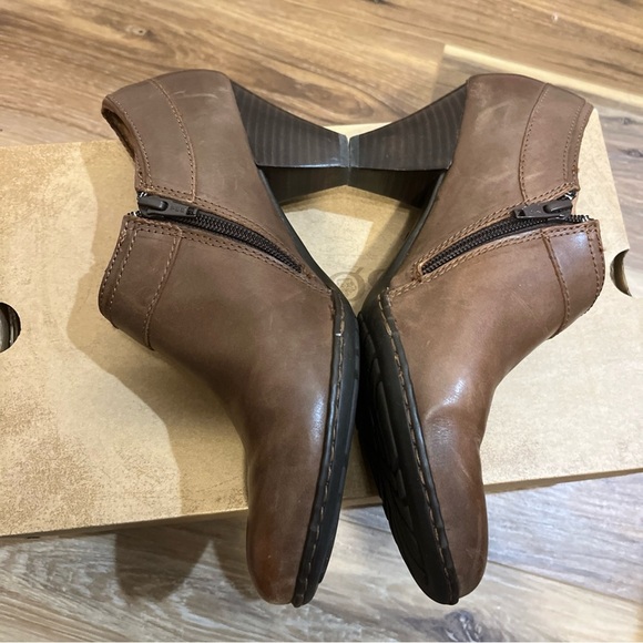 Born Women’s Low Bootie Sz 7.5 US Calixta Button Brown Leather Side Zip Heel - Picture 4 of 9